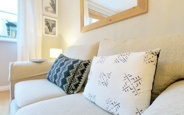 Central Spacious & Stylish Apartment