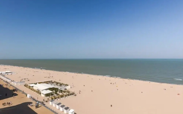Frontal Seaview Apartment in Ostend