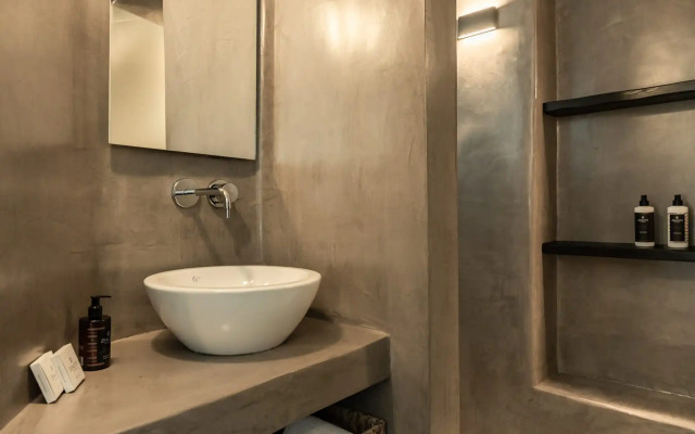 Black Diamond Suites - Adults Only