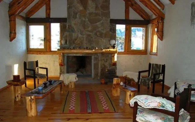 Ruca Pehuen Eco-Lodge De Montaña