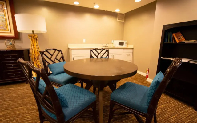 2417 @ Oceanfront Resort Lihue, Kauai Beach Drive