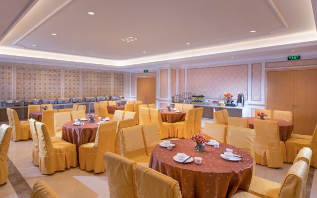 Vienna Hotel Shenzhen (FuYong metro station branch)