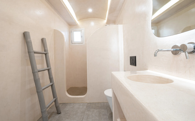 Liana Beach Hotel & Spa