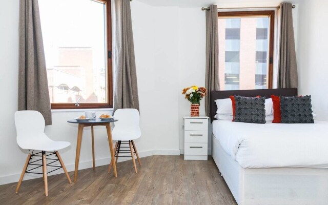 Bright And Modern Studio In Central Liverpool