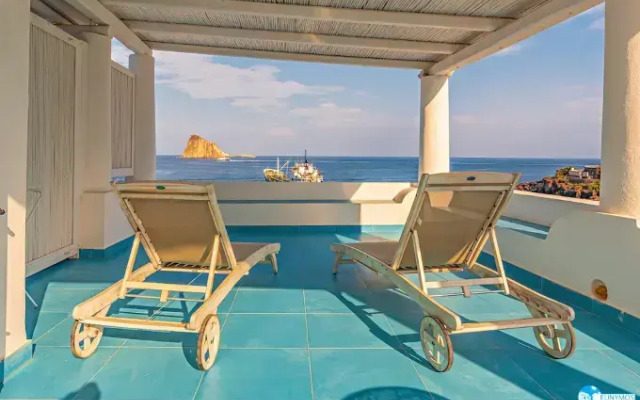 Hotel Eunymos - Trattoria Da Francesco Panarea