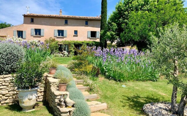 House With 2 Bedrooms In Roussillon, With Shared Pool, Enclosed Garden And Wifi