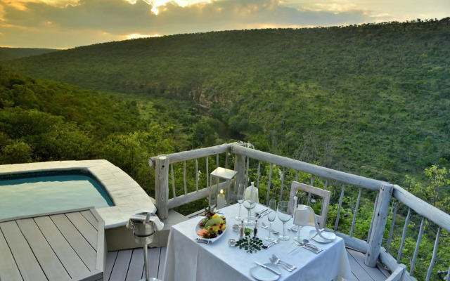 Clifftop Exclusive Safari Hideaway