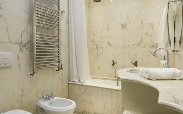 Montenapoleone – RentClass Gloria