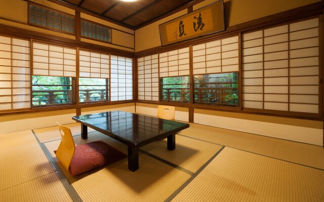 Ryokan Motoyu Kansuiro