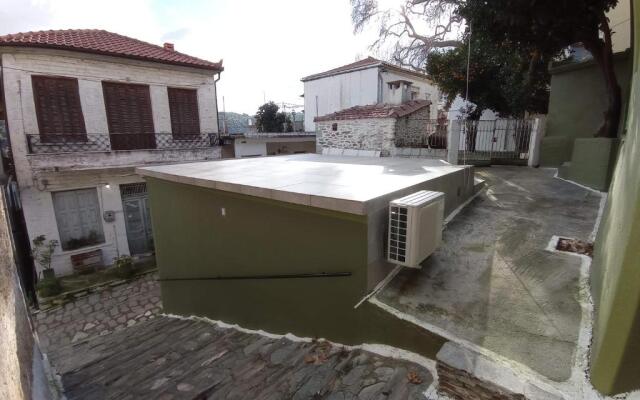 Kalderimi 'Olive Green' Traditional House