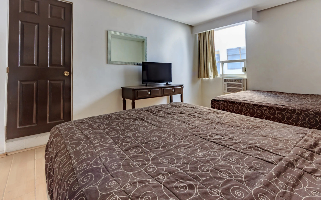 OYO Hotel Colón Express
