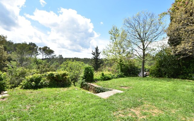 Farmhouse in Draguignan With Terrace
