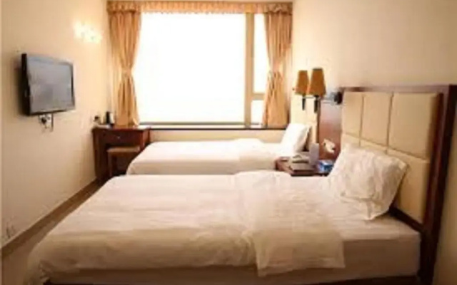 Grand Harbour Hotel