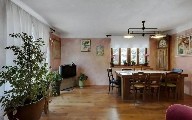 Mirabilis House