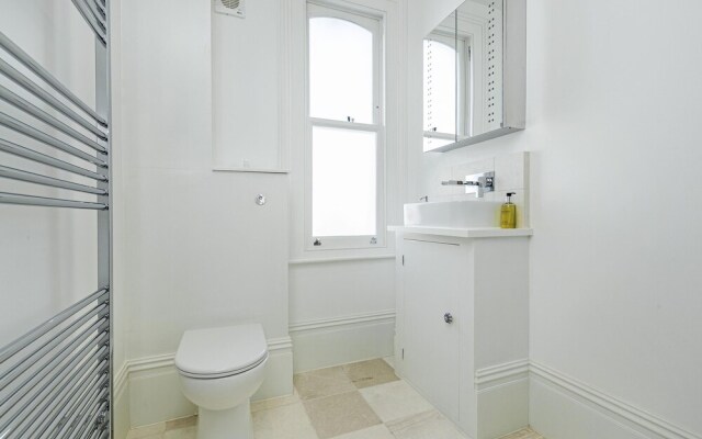 First Floor Flat - Mimosa Street