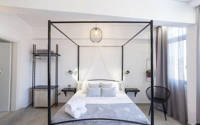 Aristophanes luxury flat Psyrri square
