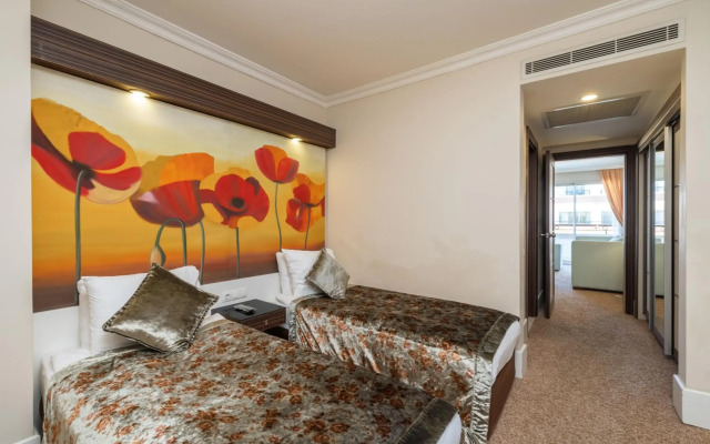 Crystal De Luxe Resort & Spa – All Inclusive