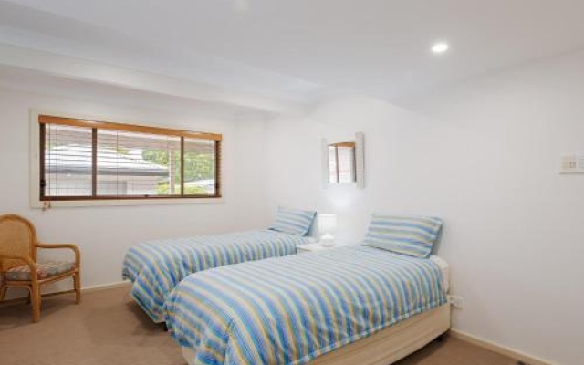 Beauty And The Beach', 88 Foreshore Drive - Large Home With Wifi And Water Views – Guest Rooms – Salamander Bay