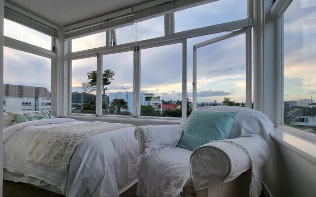Gorgeous Apt Panoramic Views