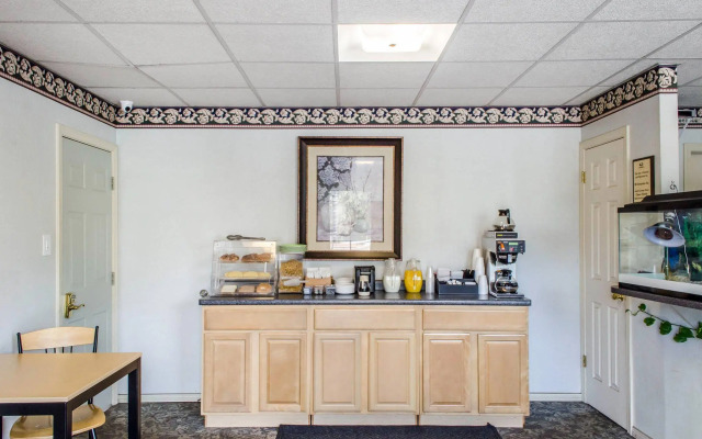 Econo Lodge Bellefonte I-99