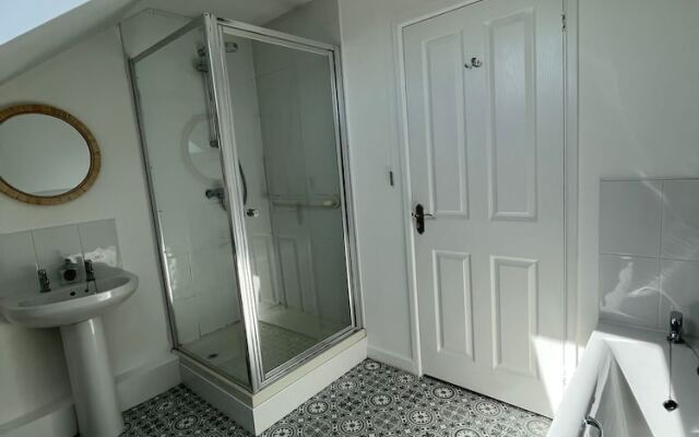 Bescot House, Bramble Hill, Bude, 4 bed det House