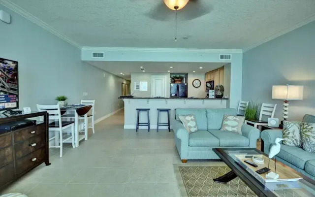 Palazzo Condo by Blue Sun