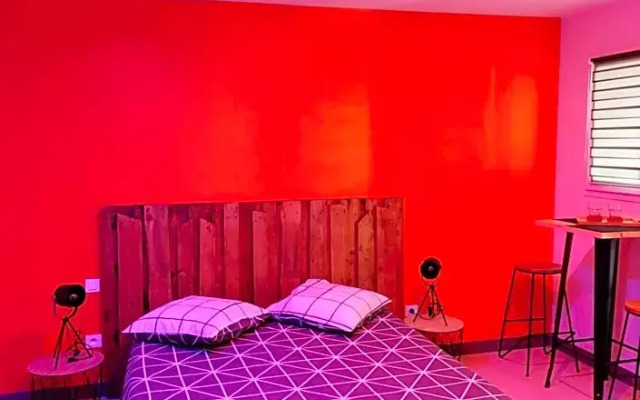 Le Mas Des Roches Jacuzzi Privatif (Adults Only)