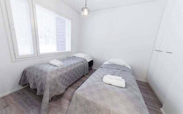 SSA Spot spacy 2-room apt ID 5003B4