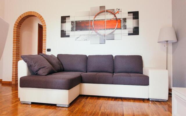 Domus Leonardo-Private Free Parking