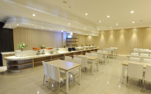 Vienna Hotel Weihai North High-speed Railway Station Bathing Beach Shandong University