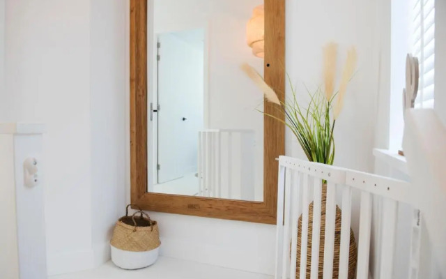 Luxury villa on peaceful location. Boat optional