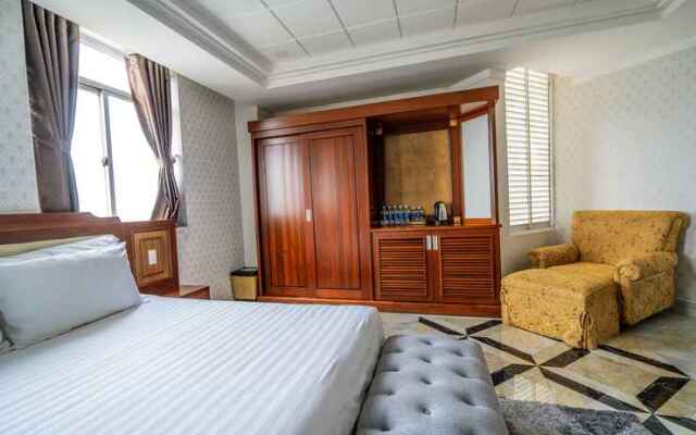 Duc Long Gia Lai Hotels & Apartment