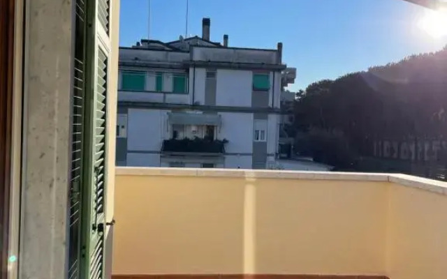 Accogliente camera singola con balcone a 500 mt dal mare