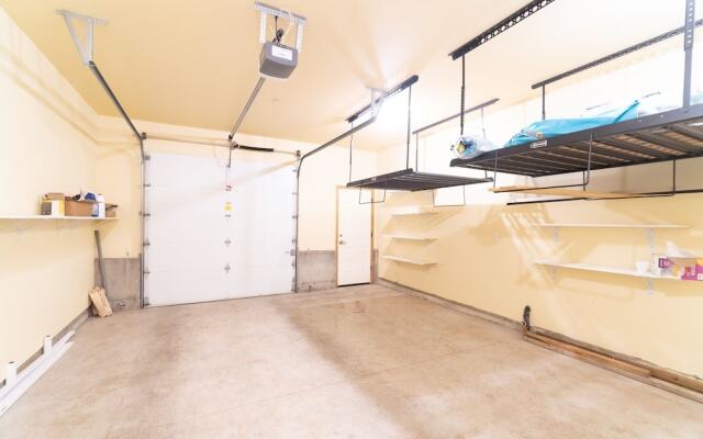 The White Turtle - 2 Br Townhouse