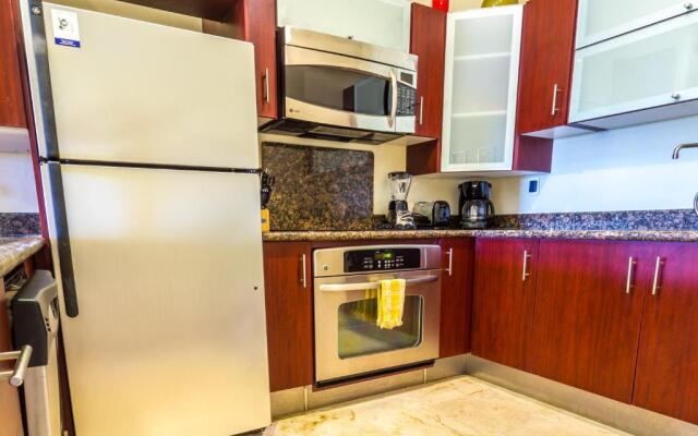 El Faro Oceanfront Apartments