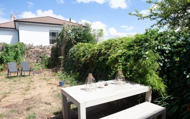 1 Bedroom Flat With Garden in Bristol
