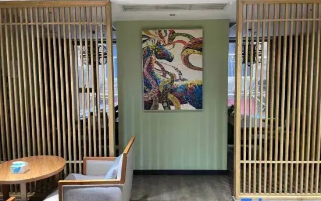 Tiange Theme Hotel (Jianzhong Branch)