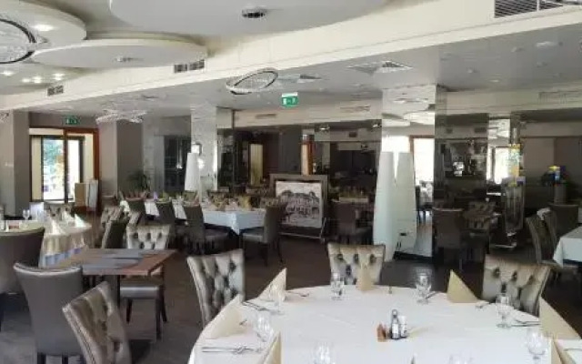 Victoria Garden Hotel és Étterem