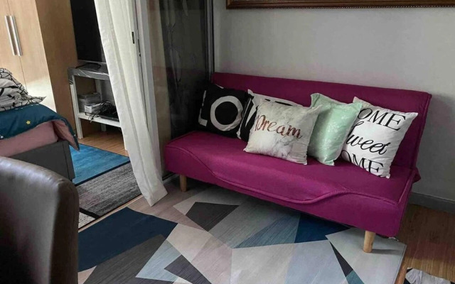 Cozy 1BR Cityview With Balcony and Near Airport