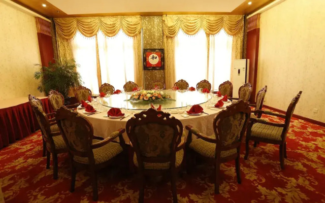 Luoyang Yijun Hotel