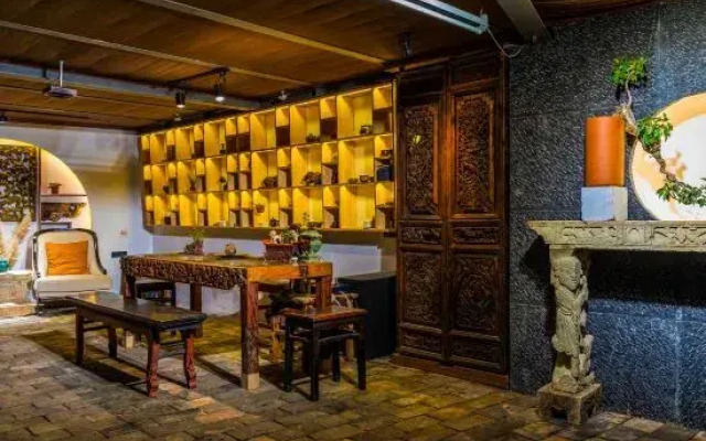 Suyu. Inn (Jianshui Ancient City Train Shop)