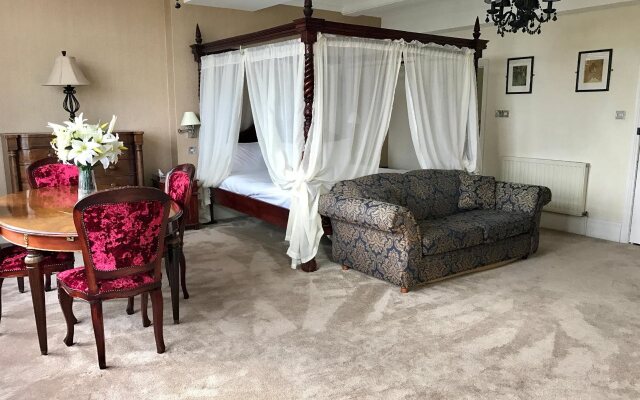De Rougemont Manor Hotel & Suites