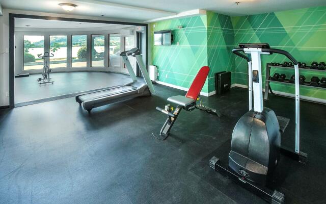 Holiday Inn Hotel & Suites Osoyoos by IHG