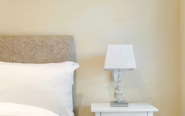 Bright 1 Bedroom House near Edgware Road