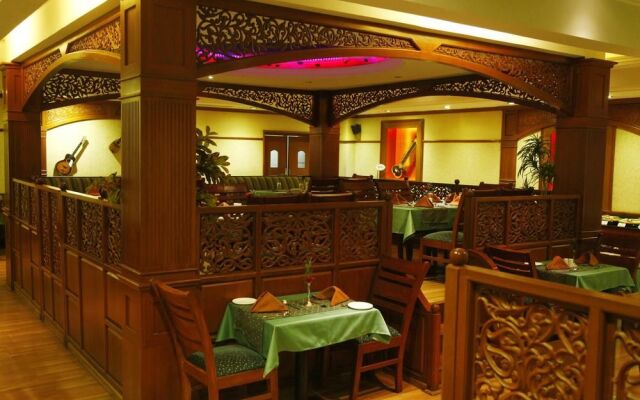OYO Premium Gandhipuram Avinashi Road