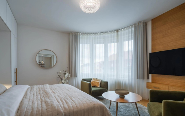 Sophisticated Apartment in Vinohrady by Prague Days