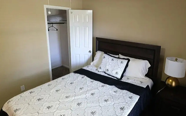 4Bdrm 2Bath 5Beds - NRG Rodeo - Big Home