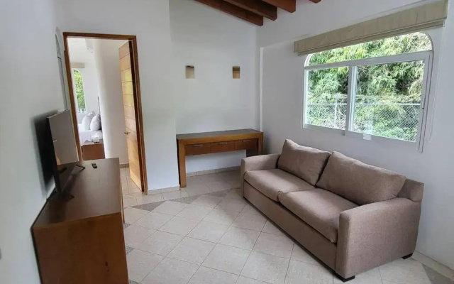 Heated Pool & Chef with Full Staff Included - 30 guest