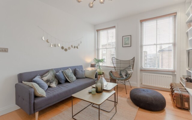 Vibrant 2 Bedroom Apartment in Notting Hill