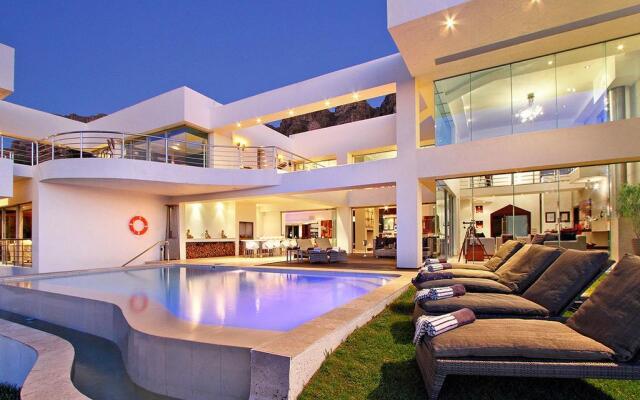 Hollywood Mansion